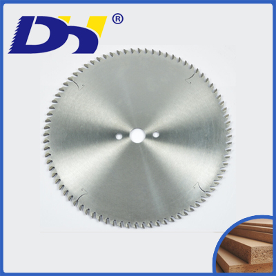 【精密裁板機鋸片】的壽命長短,在于它的護養(yǎng)